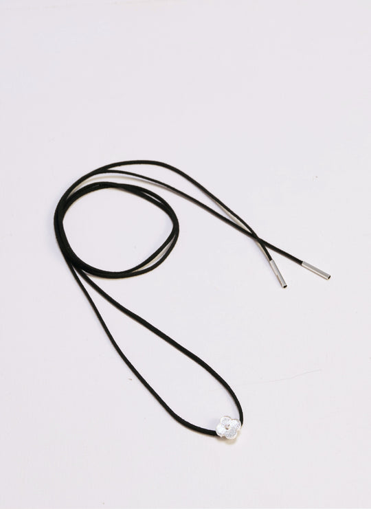Choker w kształcie kwiatu pokryty srebrem 999 - Lylah